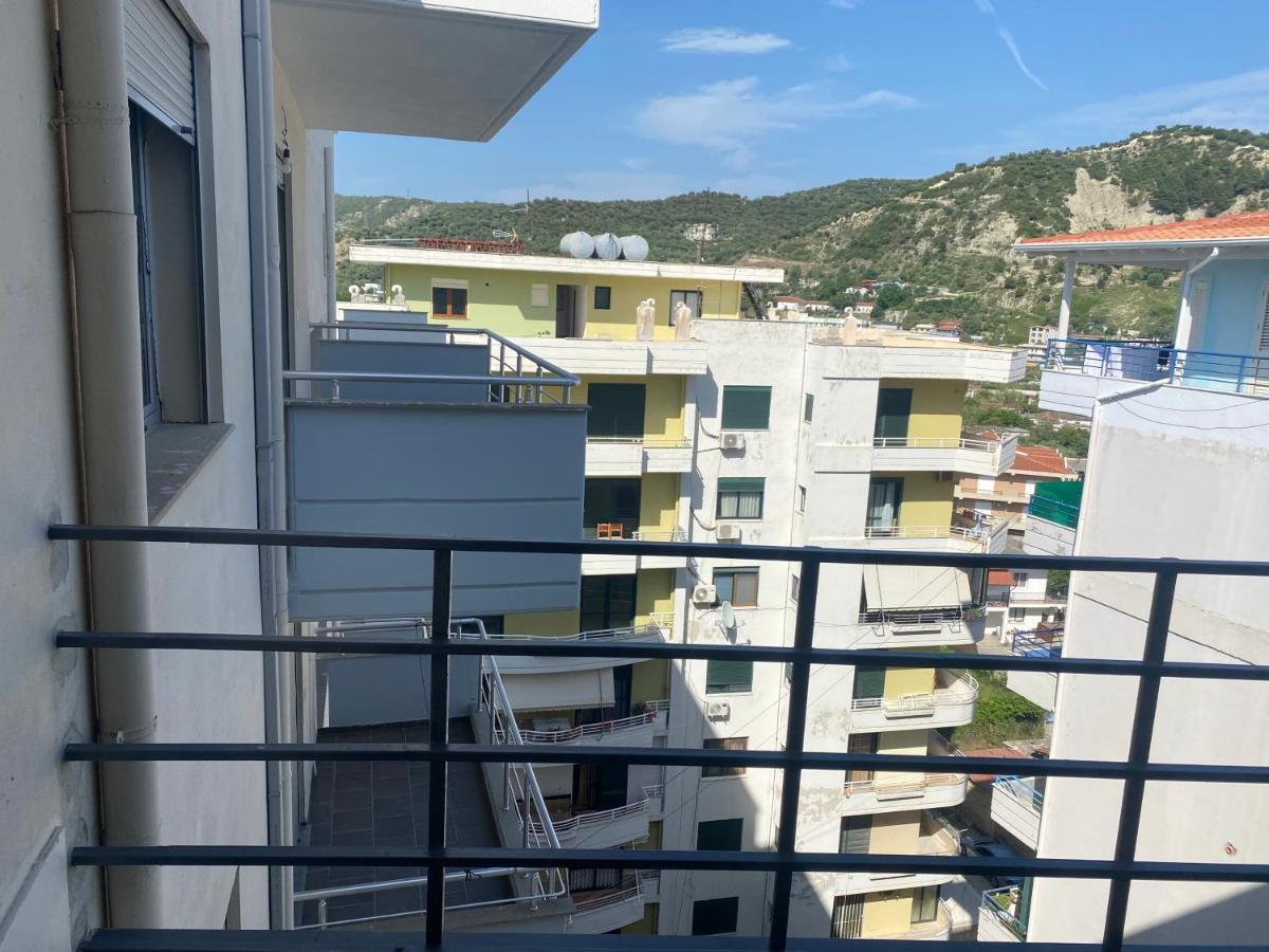 Apartment Barden Vlorë Esterno foto